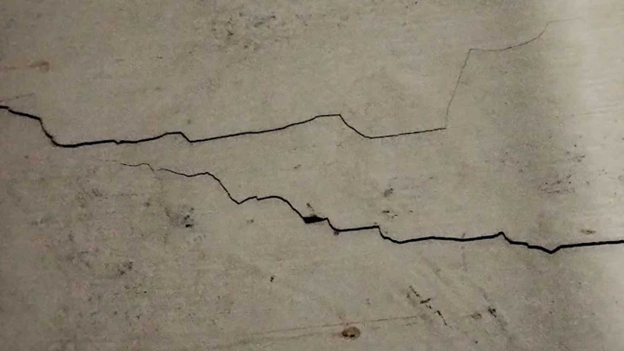 Cara Mengecek Kebocoran dan Retak Dak Beton Sebelum Waterproofing